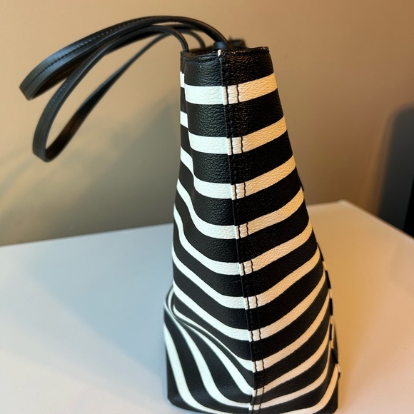 Kate Spade black and white stripe large tote - Picture 4 of 6